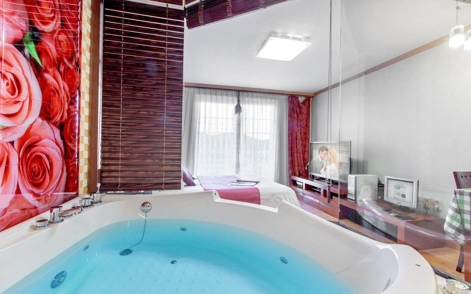 Spa Pension Basso ثوتْسو المظهر الخارجي الصورة